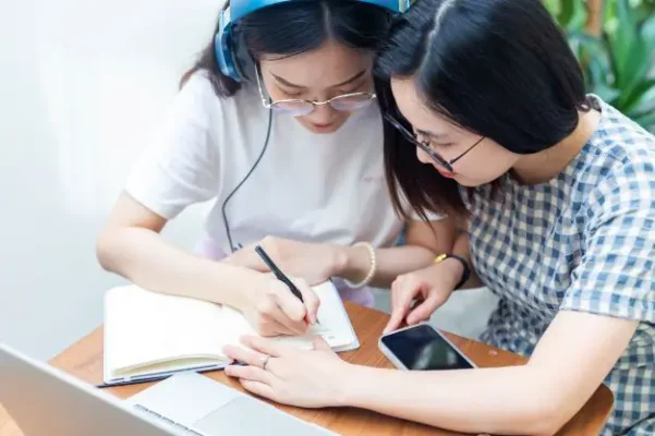 Luyện nghe tiếng Anh với chép chính tả