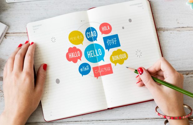 CHỮA ĐỀ THI VSTEP ĐH NGÂN HÀNG TP.HCM 25/05/2025 TOPIC: LEARNING FOREIGN LANGUAGES. CHỮA BÀI THI VSTEP ĐH NGÂN HÀNG TP.HCM